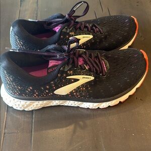 Women’s Brooks Glycerin 17 Athletic Shoes Size 8